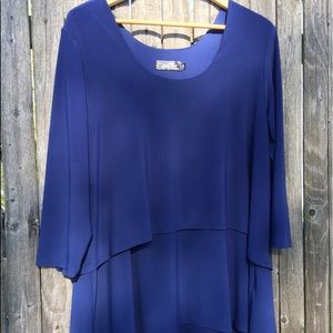 SYMPLI CASCADE 3/4 SLEEVE TOP EUC